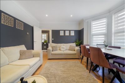 Stylish, Comfortable 5BR Contractor Accommodation in Bedford,
