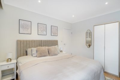 Stylish, Comfortable 5BR Contractor Accommodation in Bedford,