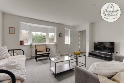 Contractor friendly 3 Bedroom home/large private driveway for vans/Universal