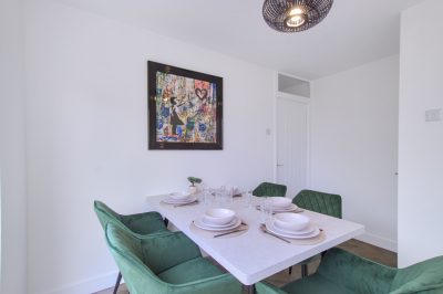 3 Bed House | Sleeps 5 | 2x Off Street Parking | 1GB Fibre Broadband