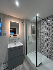 5 Bed House | Sleeps 11 | Gated Parking for 5 Vehicles | Fast Wi-Fi | Games Room